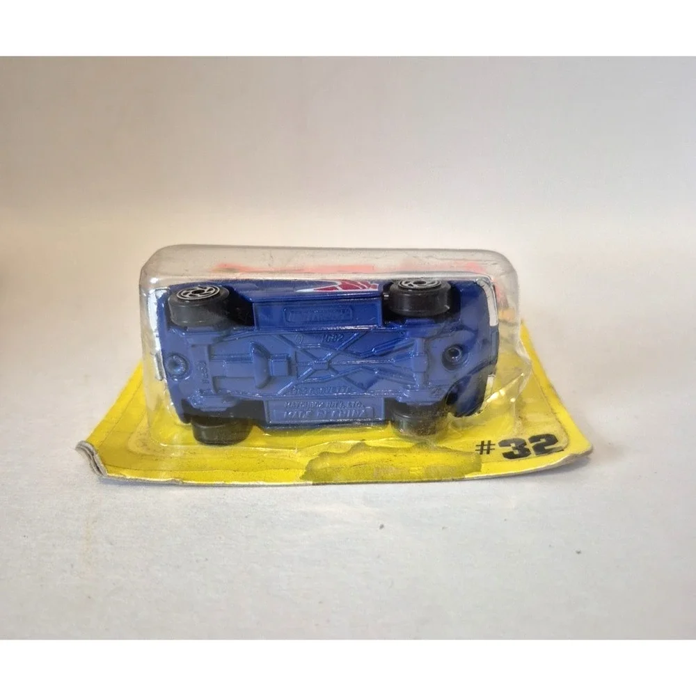 Matchbox #32 Corvette Blue 1994 T37 '62 Damage to Packaging